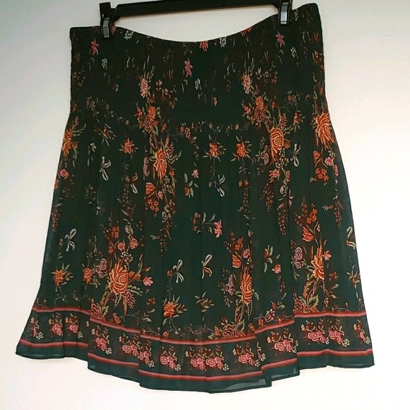 Skirt - Picture 1 of 8